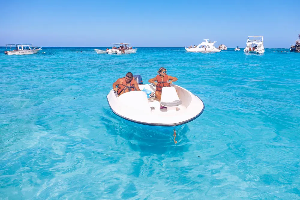 Speed Boat - Aventura acuática de alta velocidad con snorkel