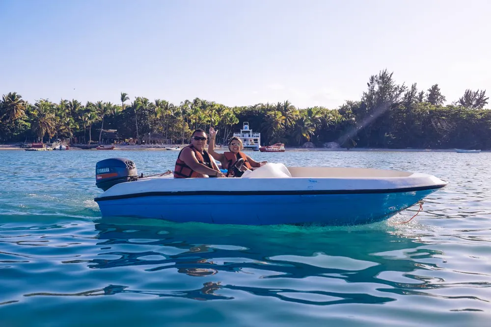 Speed Boat - Aventura acuática de alta velocidad con snorkel