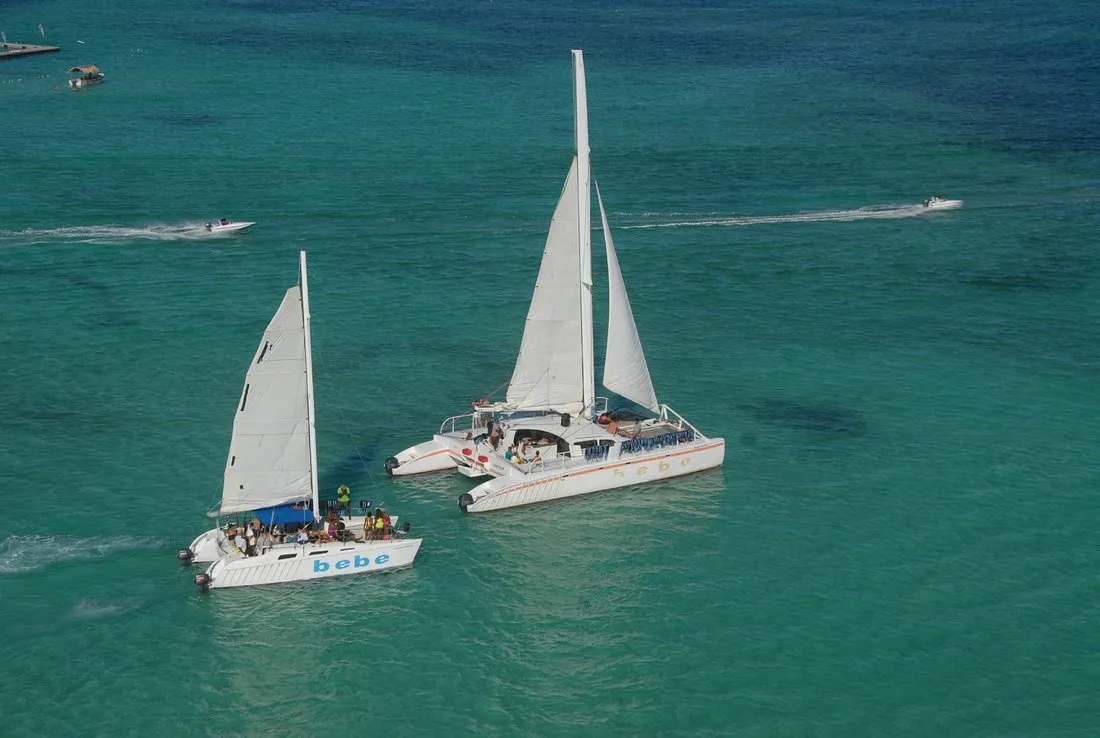 Bebé Catamarán · Aventura familiar perfecta en el mar Caribe