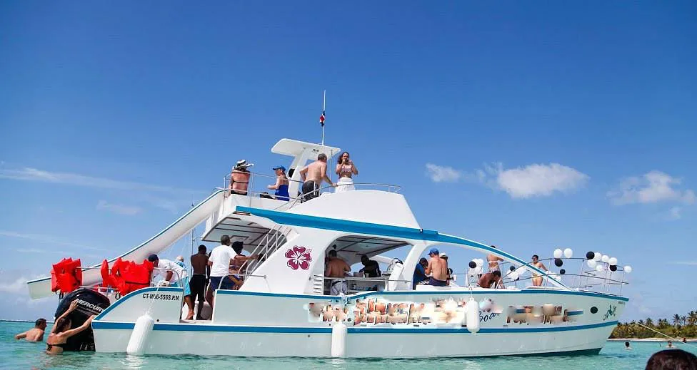 Party Boat Privado - Celebración exclusiva en catamarán