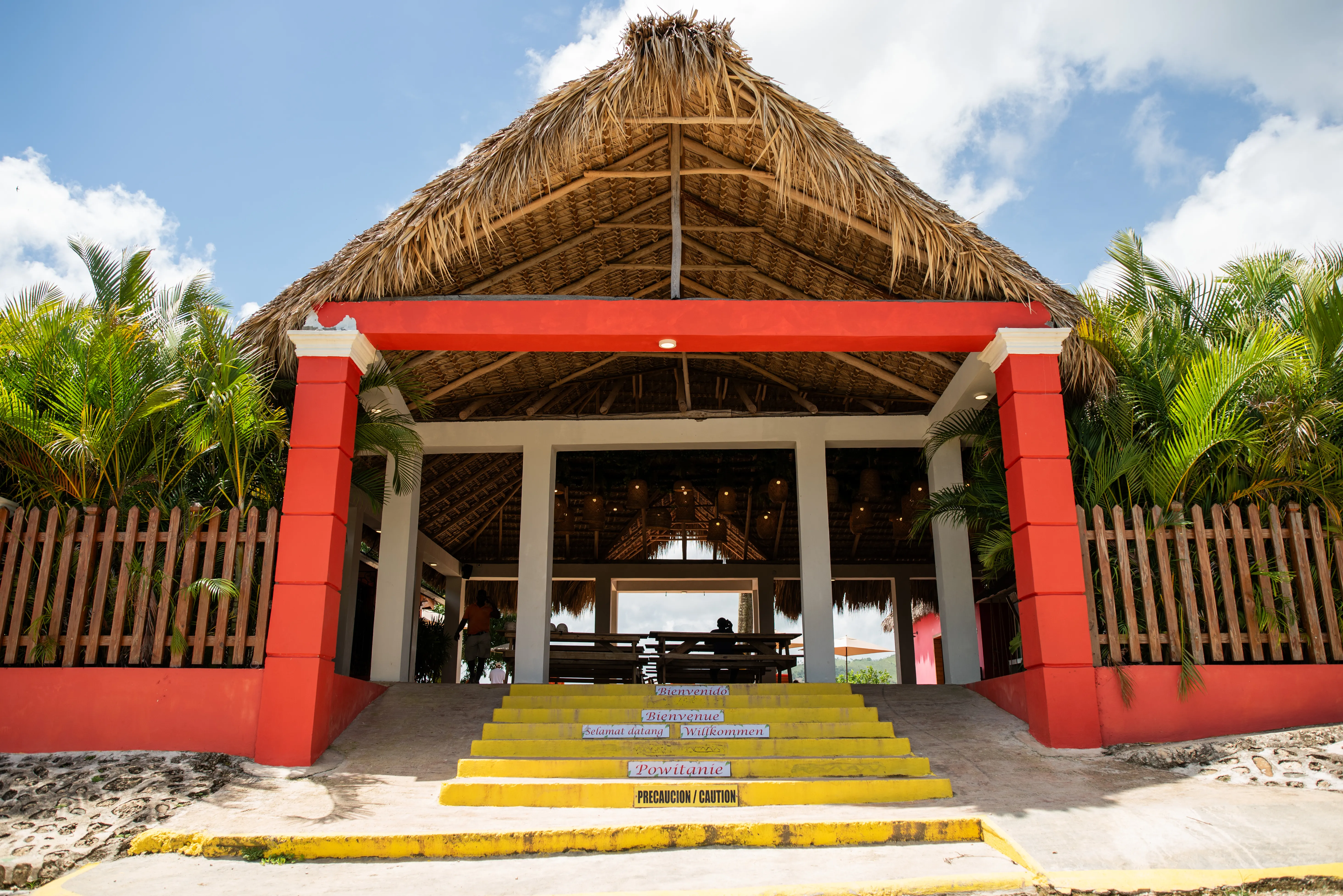 Rancho Tuko Adventure Park - tirolesas, caballos y río
