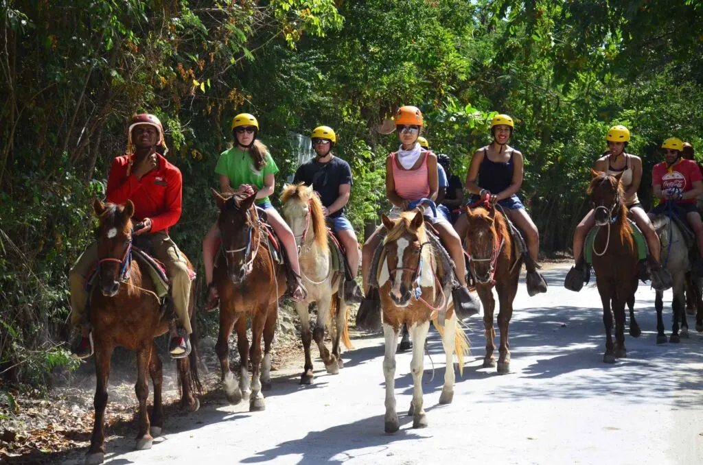 Bávaro Adventure Park - Paseo a Caballo VIP