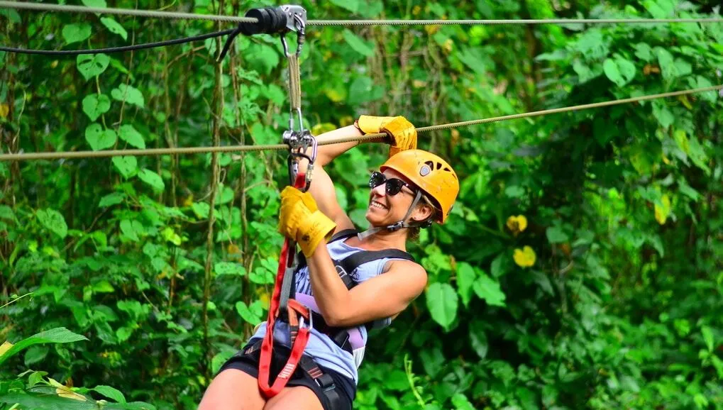 Zipline Punta Cana - Tirolesas sobre selva tropical